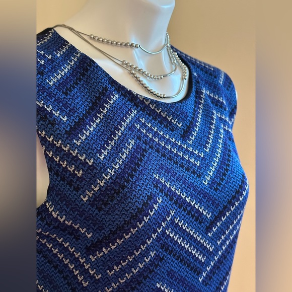 Misook chevron Knit Sheath  Blue, Black, White Dress Size S Pull Over Go… - Picture 4 of 9